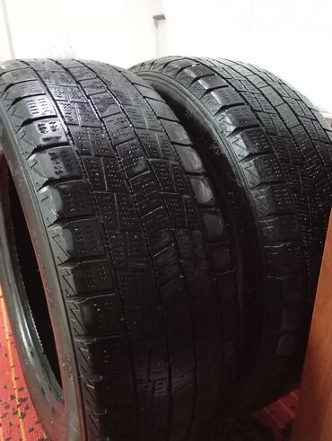 автомобиль бу: Зимние шины хорошее состояние 185/65 R15 цена за 2шт