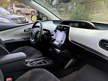 byd e2 2025: Toyota Prius: 2022 г., 1.8 л, Автомат, Гибрид — 9