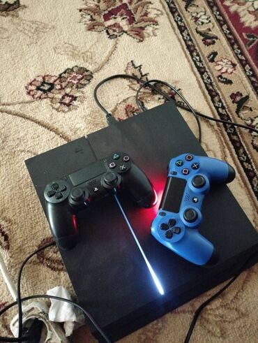 plesdesin: Playstation 4 fat 500GB. Ideal veziyyetde. Problemi yoxdur. Qizmasi