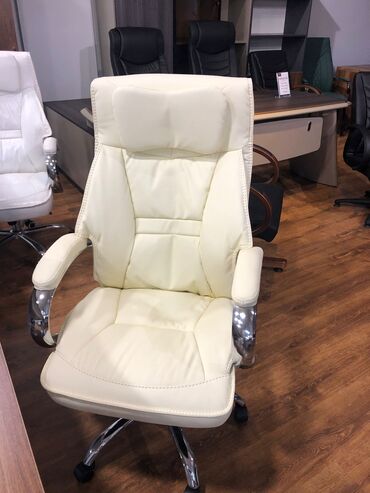 Ofis və oyun kresloları: Yeni, Təkərli, Qolları tənzimlənmir, Dəri — 11