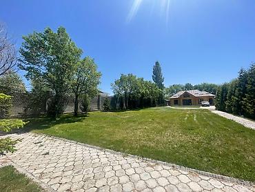 Иссык-Куль 2026: Коттедж, Иссык-Куль 2025 ЦО Илбирс Саадат, Детская площадка, Парковка, стоянка, Охраняемая территория — 16