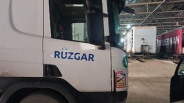 neon yazı: Çap və reklam işi. İşıqlı və neon reklamların yığılması — 3