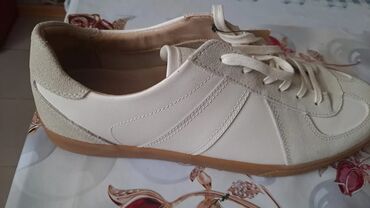 летняя обувь 38: Обувь с Кореи 45 размер бежево-белые Торг есть качество идеальное