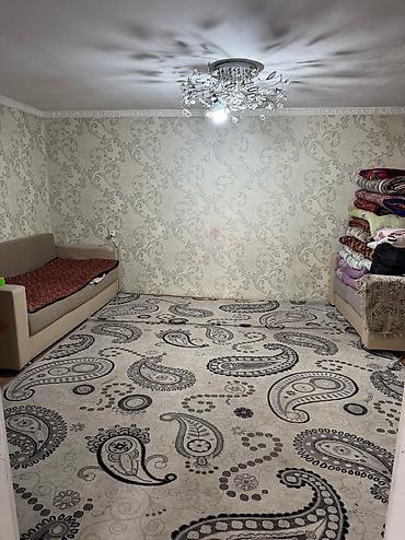 Продажа барачных домов: Продается в центре города 4-х комнатный дом, барачного типа с — 8