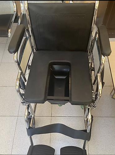 servis arabasi: Tualet funksiyalı əlil arabası - İnteqrə olunmuş hündür kənarlı qab — 1