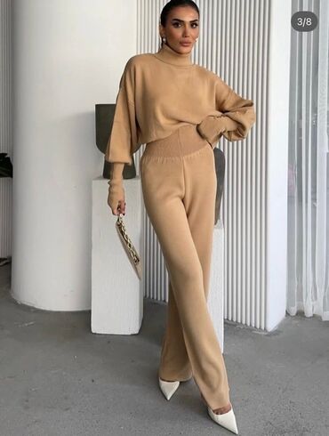 Kompleti: Komplet trikotaža 
Prelepe boje
3500 dinara L — 3