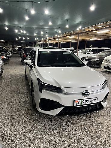 обмен на купе: GAC Aion S Plus, белый седан EV Основное: - Полностью электрический — 1