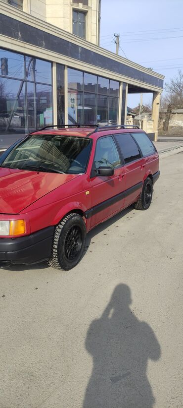 Volkswagen: Volkswagen Passat: 1992 г., 1.8 л, Механика, Бензин, Универсал