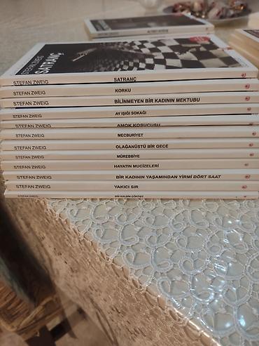 klasik gitara: Dostoyevski Stefan Zweig, Anton Çehov-un kitabları- Kitabların hər — 2
