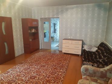 дом ленинский: 90 м², 4 комнаты, Старый ремонт С мебелью