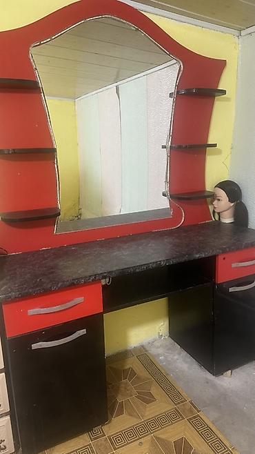 mebel alan usta: İşlənmiş, Saç kəsimi üçün masa, Güzgülü — 1