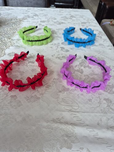 Saç aksesuarları: Abadoklar və çələnglər . Hərbirindən əldə var. Əl işidir və təkdir — 13