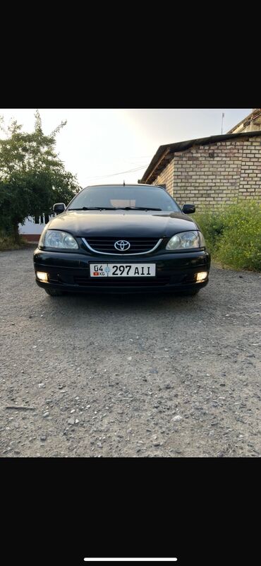 Toyota: Toyota Avensis: 2000 г., 1.8 л, Механика, Бензин, Хэтчбэк