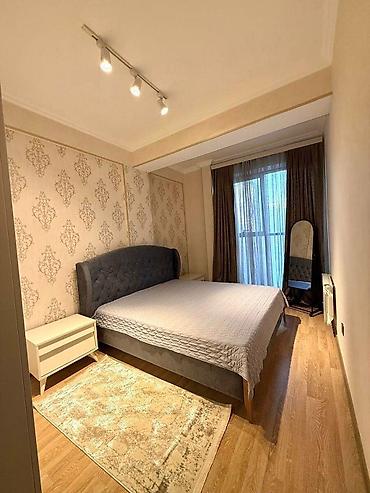 İcarəyə verilir 3 otaqlı yeni tikili 100 m², 28 May m. Kateqoriya — 7