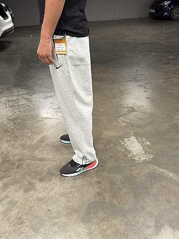 nike tech flecce: Мужские спортивные штаны-свобода кроя, светло-серый меланж. - — 9