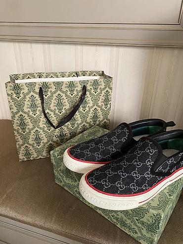 Слипоны Gucci GG Canvas Slip-On - Модель: низкие слипоны без шнурков