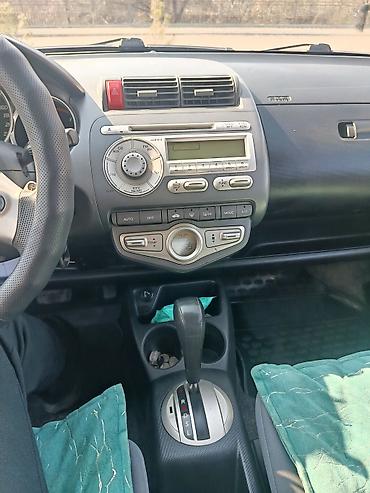 Honda: Honda Fit: 2008 г., 1.3 л, Вариатор, Бензин, Хэтчбэк — 9