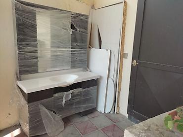 hamam ucun aksessuarlar: Bərbər moykası – lavabo masası və böyük güzgülü asma dolab - Üst — 2