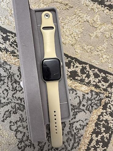 Apple Watch: Apple Watch на экране защитное стекло (7серия/45 мм), корпус из — 4