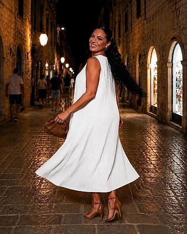 helanke 116: 07. Haljina za punije + ogrlica
2XL 3XL 4XL 
2.700 dinara H — 4