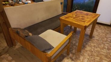 стол с диваном: Журнальный Стол, цвет - Коричневый, Новый