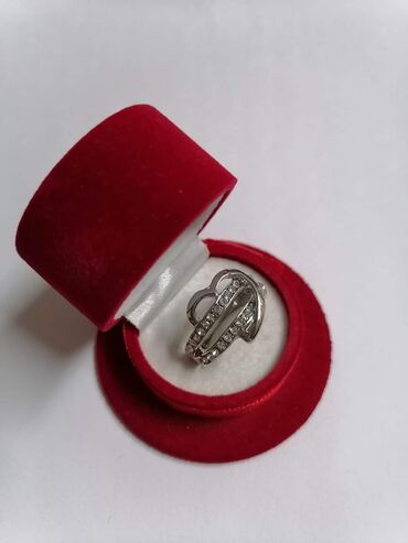 Prstenje: Vel:11
Cena:1000din. K — 3