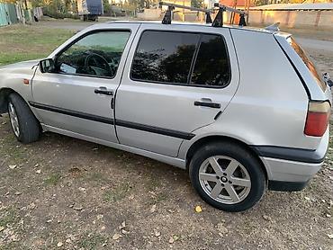 Volkswagen: Volkswagen Golf: 1992 г., 1.8 л, Механика, Газ, Хэтчбэк — 3