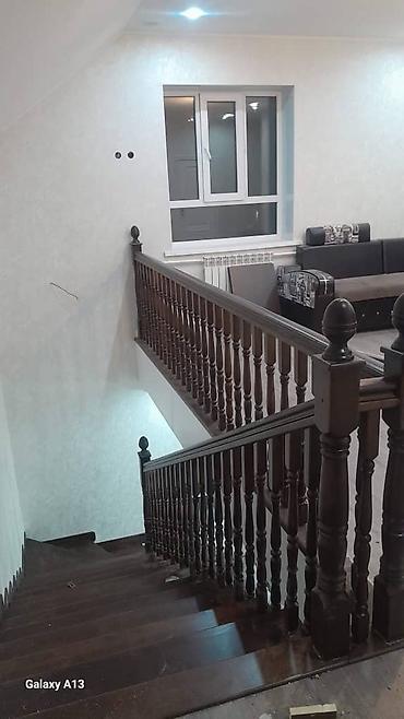 Деревянные лестницы: Деревянная лестница Для дома, Вид дерева: Дуб, Форма лестницы: Г-образная, Стиль: Классический — 8