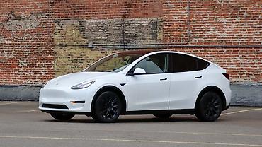 Tesla Model Y: 2025 г., 6.3 л, Вариатор, Электромобиль, Кроссовер