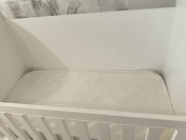 Beşiklər: Oğlan və qız üçün, İşlənmiş, Dördbucaq, Beşik, Dəstsiz, Matras ilə, Yellənmə mexanizmi ilə — 4