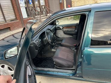 Opel: Opel Vectra: 2 l | 1994 il 300303 km Sedan — 5