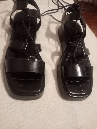 sandale sa platformom i stiklom: Sandals, Reserved, 40