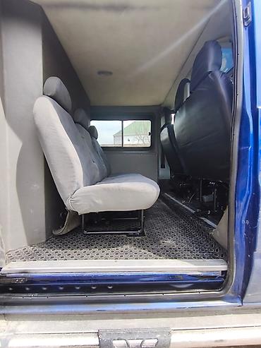 ford transit 8 1: Ford Transit mikroavtobus - Gövdə: qısa bazalı, mavi rəng, ön kapot — 2