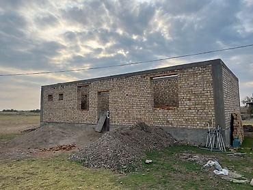 Продажа коттеджей и домов: Жаңы салынып жаткан бүтө элек там сатам. 4 бөлмөлүү, жанында жайкы — 6