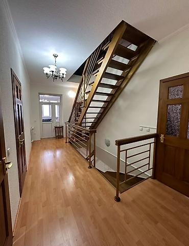 Продажа коттеджей и домов: Продается таунхаус На первой линии 11 микрорайон 275 м², 7 комнат 3 at lalafo.kg — 14 Продажа коттеджей и домов: Продается таунхаус На первой линии 11 микрорайон 275 м², 7 комнат 3 — 14