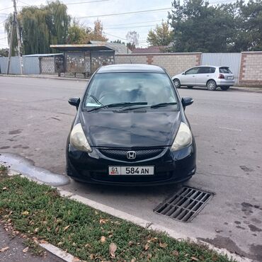 Honda: Honda Fit: 2005 г., 1.3 л, Вариатор, Бензин