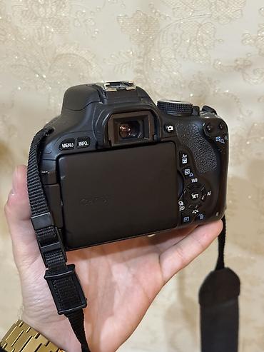 canon eos 600: Canon EOS 600D DSLR fotoaparat komplekti Tərkib: - Canon EOS 600D — 4