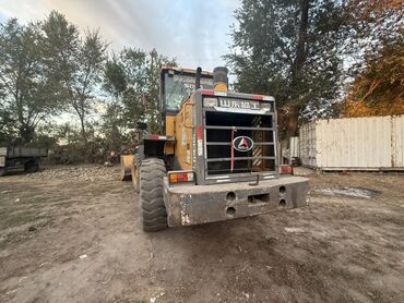 Погрузчики: Погрузчик, 2015 г., Колесный, Фронтальный — 2
