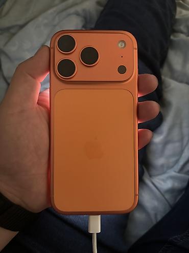 apple 17 pro: IPhone 17 Pro, оранжевый Срочно сатылат Состояние идеал один хозяин — 3