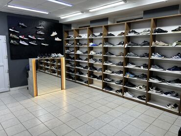 продажа дома иссык куль кашара сарай: Сдаю Магазин, В бизнес центре, 25 м² Действующий, С оборудованием, С ремонтом, Вода, Отопление, Электричество, 1 линия