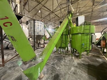 Digər istehsal avadanlığı: PET butulka çeşidləmə və emal xətti Təsvir: - Tam istehsal xətti PET — 12