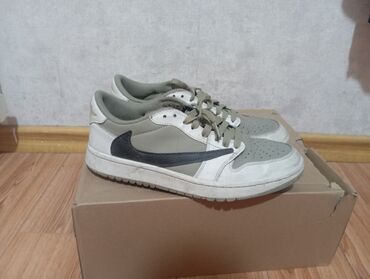 лоро пьяна: Мужские кроссовки, 42, Air Jordan, Б/у, Самовывоз