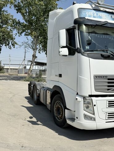 меняю на недвижимость: Тягач, Volvo, 2013 г., Тентованный