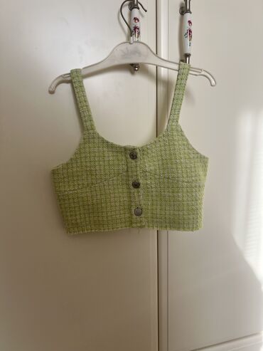 Dəstlər: Yenidir Zara 15 azn. Tüvit material. 9 yash yazilib ancag malomerkadi
