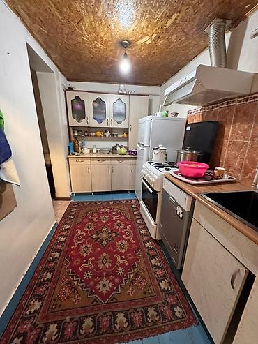 Продажа коттеджей и домов: Продается пол дома в Рабочем городке пер. Яблочный. Дом 1970г at lalafo.kg — 3 Продажа коттеджей и домов: Продается пол дома в Рабочем городке пер. Яблочный. Дом 1970г — 3