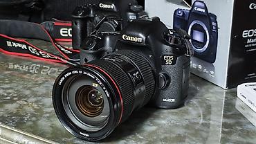 5d mark 3: Canon EOS 5D Mark III gövdə + Canon EF 24-70mm f/2.8L II USM obyektiv — 1
