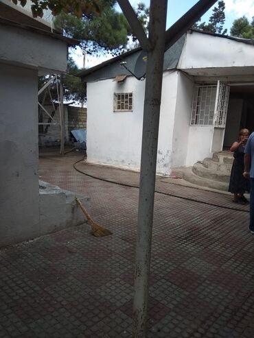 Həyət evləri və villaların satışı: Sahəsi geniş, yaşıllaşdırılmış həyəti olan bina. Həyətdə ağaclar -da lalafo.az — 11 Həyət evləri və villaların satışı: Sahəsi geniş, yaşıllaşdırılmış həyəti olan bina. Həyətdə ağaclar — 11