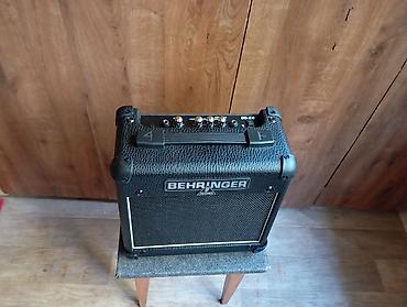 wireless speaker: Комбоусилитель для электрогитары Behringer (серия GM/SS, на панели — 2