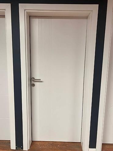 Prozori: Sobna vrata – moderna, ravna ploča sa horizontalnim fugama - Tip — 6