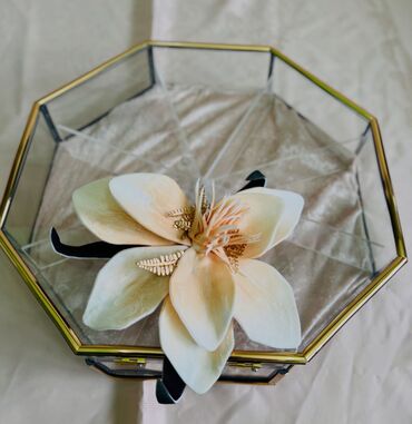 Xonça: SATILIR.14 eded ve 12 eded olmaqla xonca desti satilir.Her biri — 3